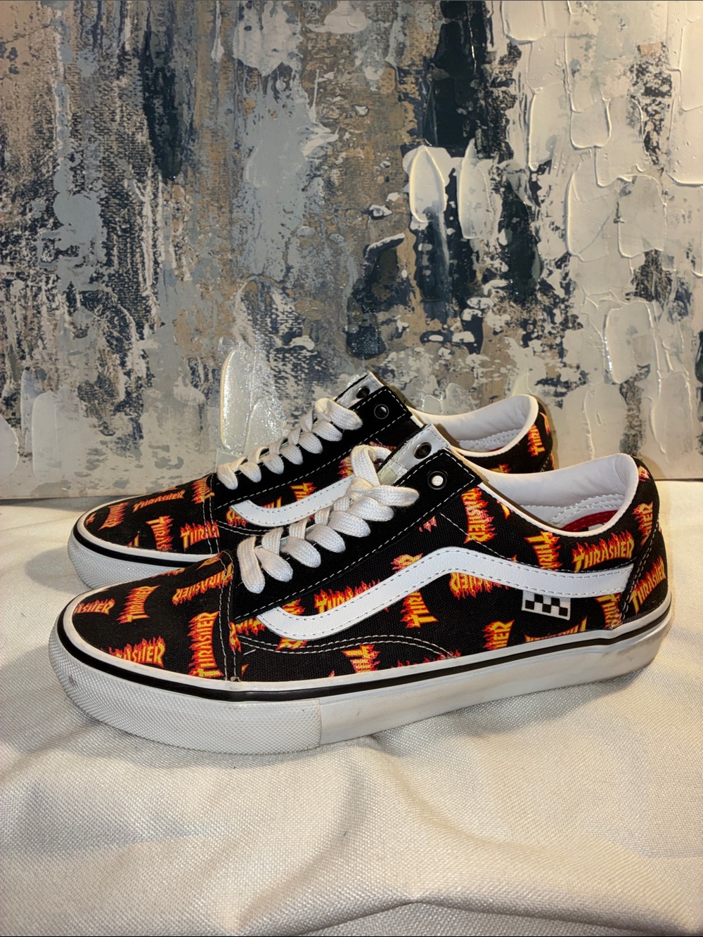 Like NEW  Vans Old Skool Black Canvas with THRASHER Flame  Men’s 9.5